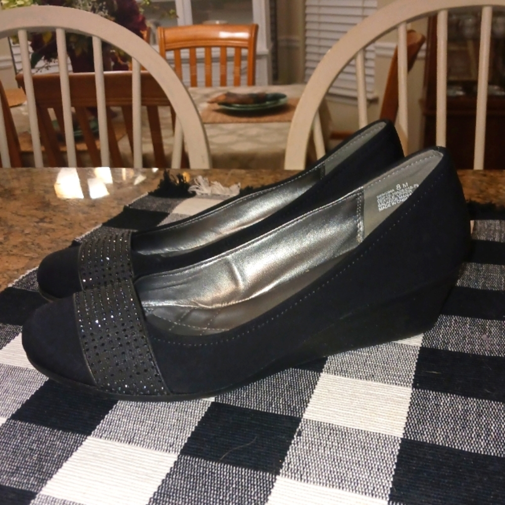 Andrew Geller Women's  Senona Wedge Pumps Size 8M